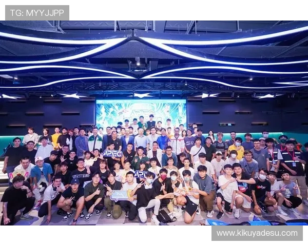 真人竞技类综艺节目带你体验最真实的电竞对决与激烈比拼的精彩瞬间